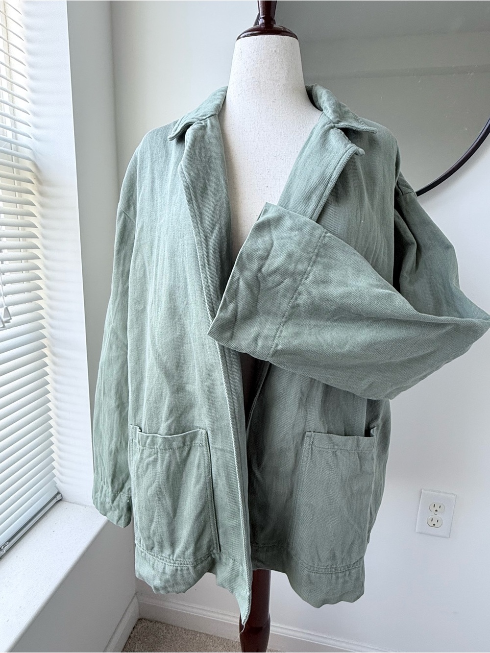 Zara Sage Green Utility Denim Jacket with Front Pockets - Picture 3 of 10